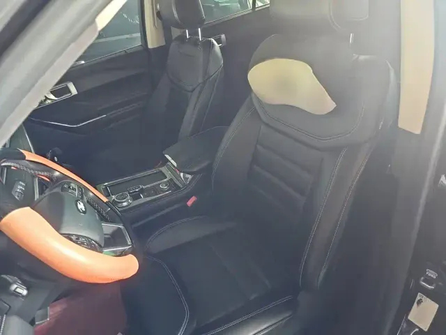 Ford Explorer — Фото автомобиля 7