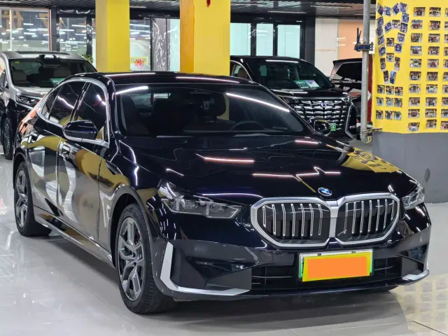 BMW i5 — Фото автомобиля 3