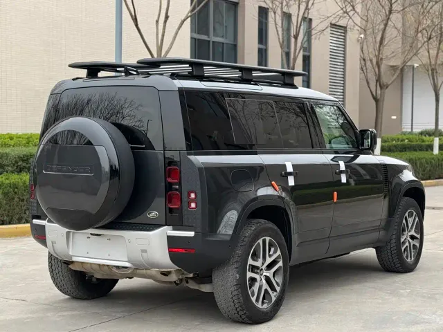 Land Rover Defender — Фото автомобиля 19