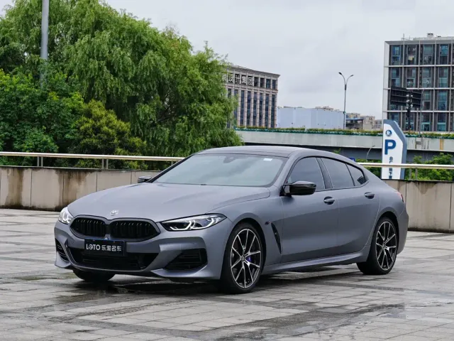 Фотография автомобиля — BMW 8 Series