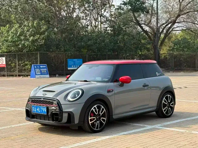 Фотография автомобиля — MINI John Cooper Works