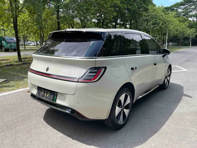 Baojun Cloud — Фото автомобиля 19