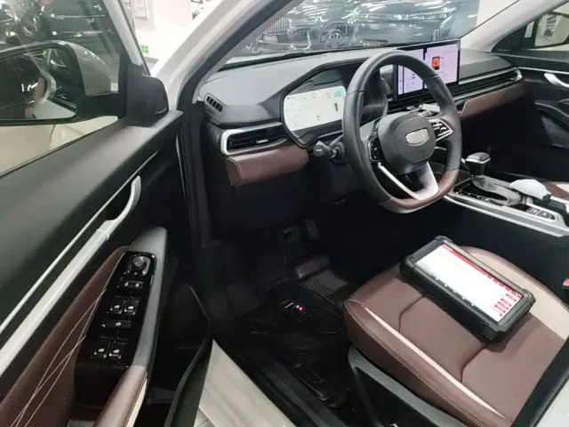 Geely Emgrand — Фото автомобиля 15