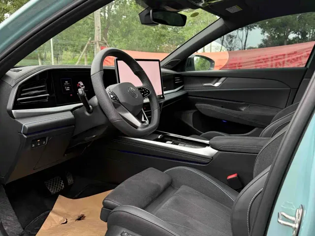 Volkswagen Passat — Фото автомобиля 4