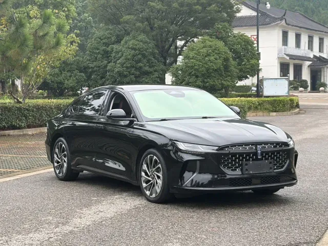 Lincoln Z — Фото автомобиля 3