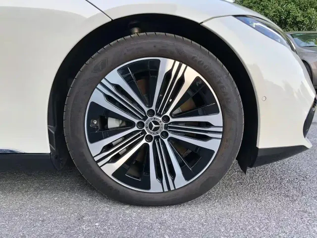 Mercedes-Benz EQS — Фото автомобиля 8