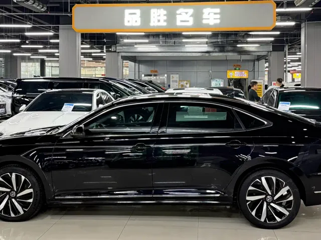 Volkswagen Passat — Фото автомобиля 4