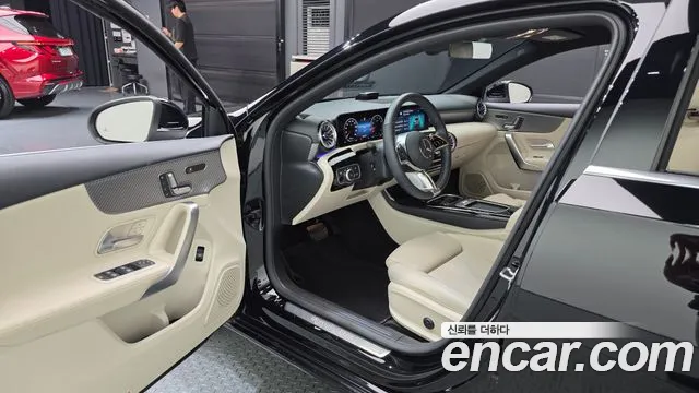 Mercedes-Benz A-Class W177 — Фото автомобиля 10