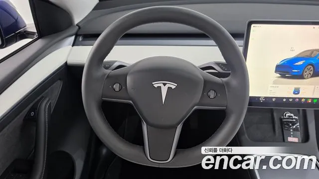 Tesla Model Y — Фото автомобиля 20