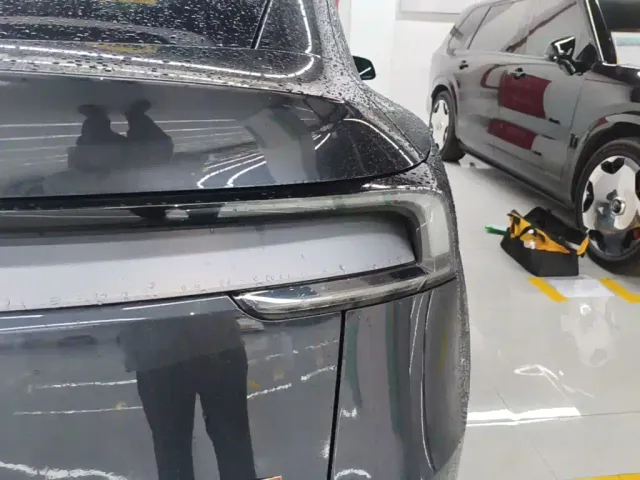 Tesla Model Y — Фото автомобиля 7