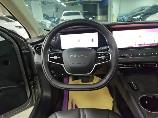 Roewe D7 — Фото автомобиля 10