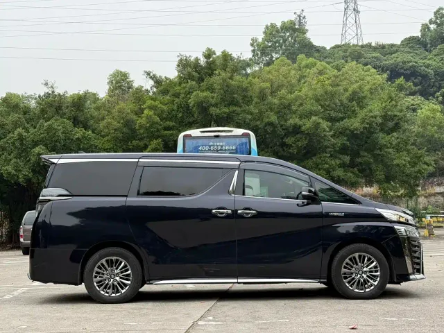 Toyota Vellfire — Фото автомобиля 16