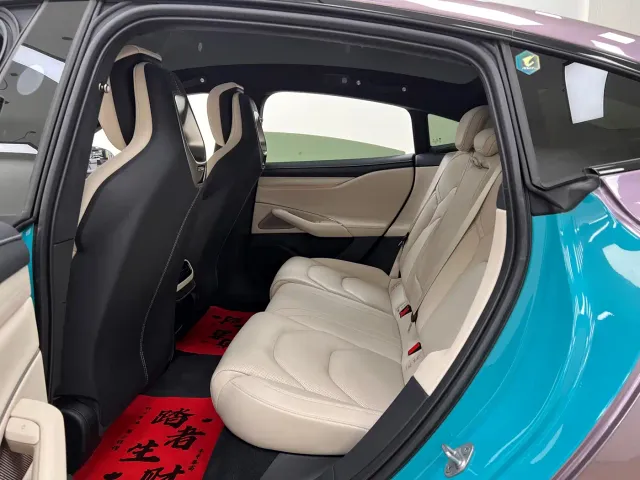 Xiaomi SU7 — Фото автомобиля 18