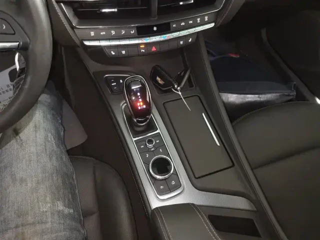 Cadillac CT5 — Фото автомобиля 11