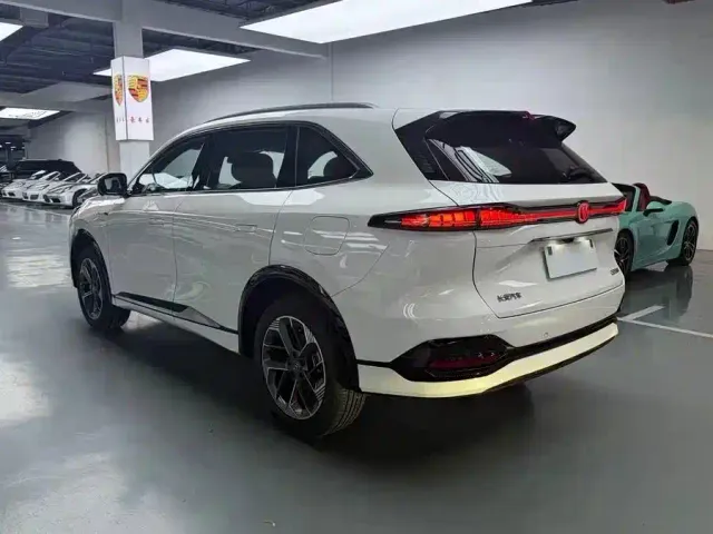 Changan CS75 Plus — Фото автомобиля 12