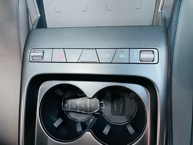 BYD Qin L 2025 EV 470KM Leading Edition — Фото автомобиля 27
