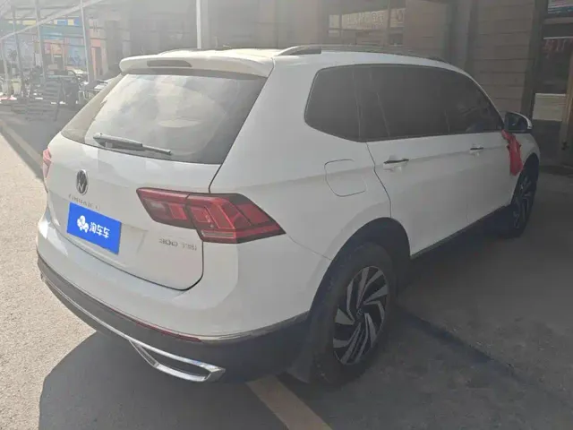 Volkswagen Tiguan L — Фото автомобиля 3