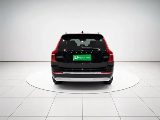 Volvo XC90 — Фото автомобиля 5