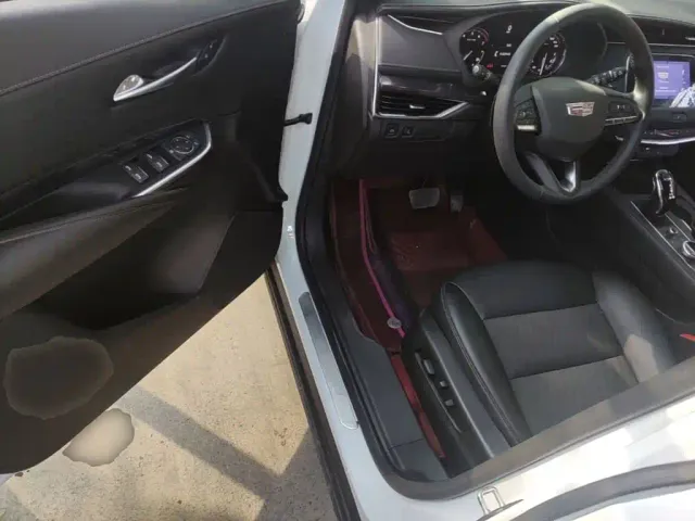 Cadillac XT4 — Фото автомобиля 15