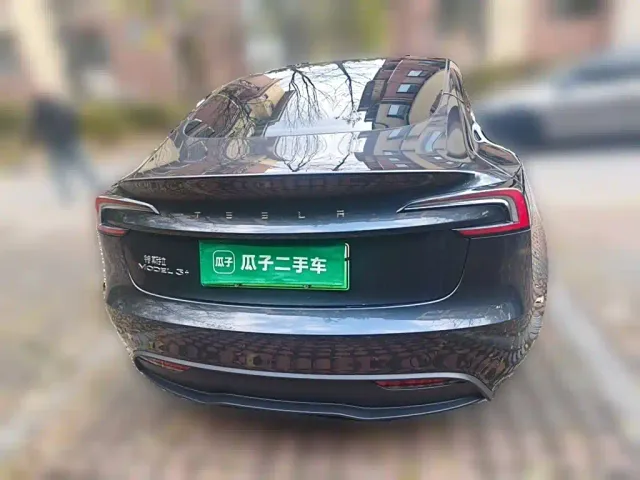 Tesla Model 3 — Фото автомобиля 3