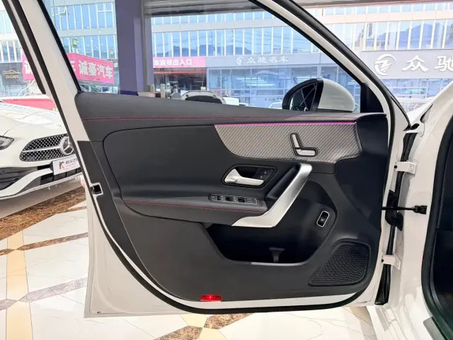 Mercedes-Benz A-Class — Фото автомобиля 6