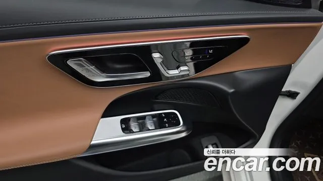 Mercedes-Benz E-Class — Фото автомобиля 23