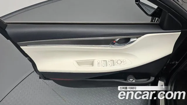 Hyundai Grandeur Grandeur (New) Hybrid — Фото автомобиля 13