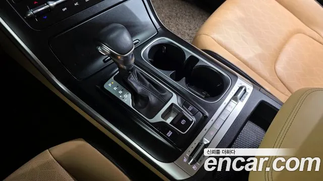 Kia Canival Carnival 4 поколение Дизель 9 мест Prestige — Фото автомобиля 9