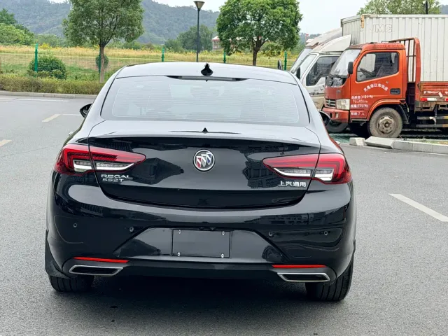 Buick Regal — Фото автомобиля 5