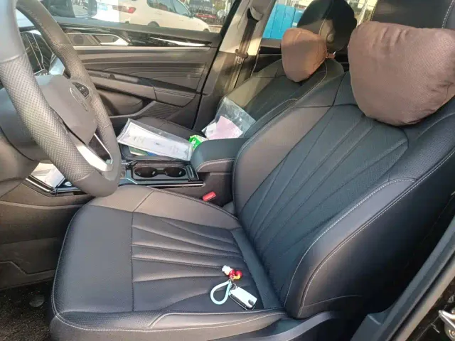 Volkswagen Passat — Фото автомобиля 11