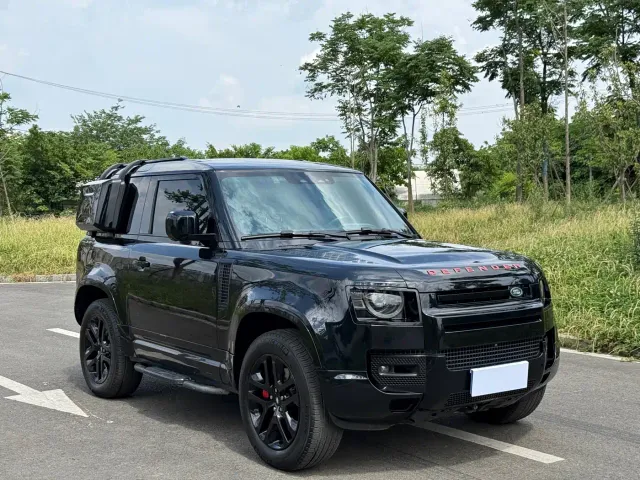 Land Rover Defender — Фото автомобиля 3