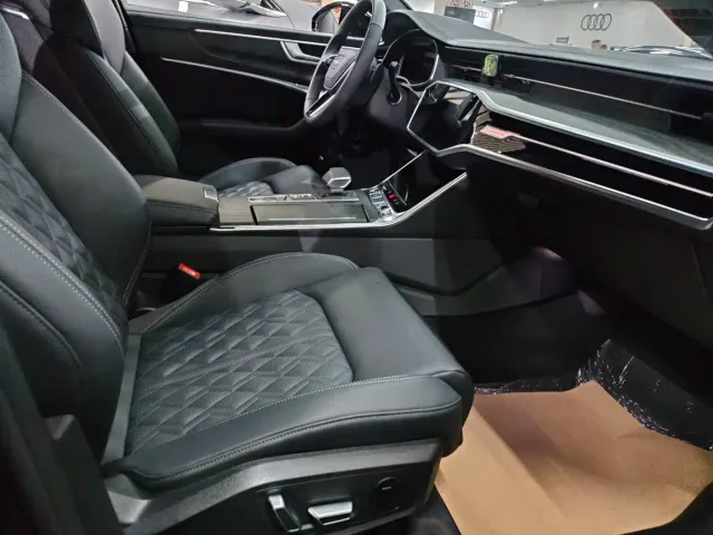 Audi A6L — Фото автомобиля 12