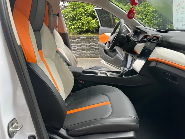 Dongfeng Yixuan — Фото автомобиля 8