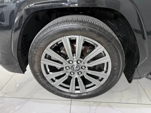 Lexus LX — Фото автомобиля 4