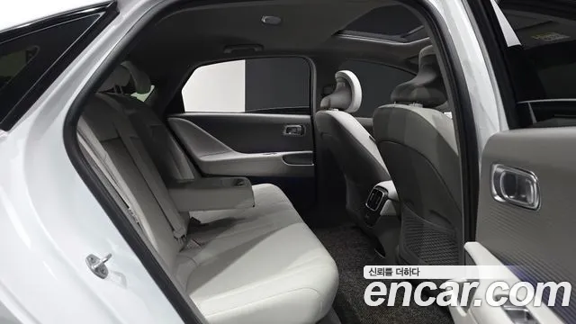 Hyundai Ioniq 6 — Фото автомобиля 12
