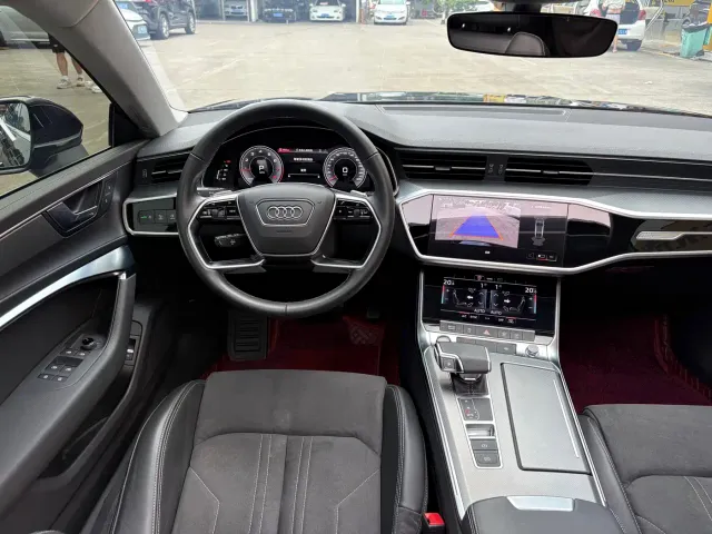 Audi A7L — Фото автомобиля 9