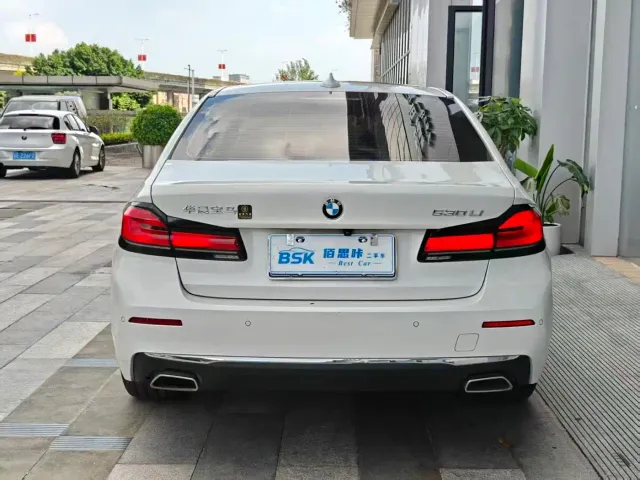 BMW 5 Series — Фото автомобиля 4