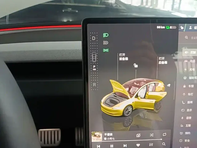 Tesla Model 3 — Фото автомобиля 13