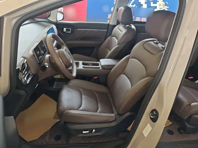 Wuling Starlight 730 — Фото автомобиля 14