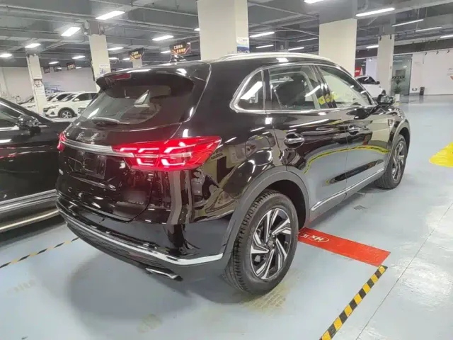 Hongqi HS5 — Фото автомобиля 6