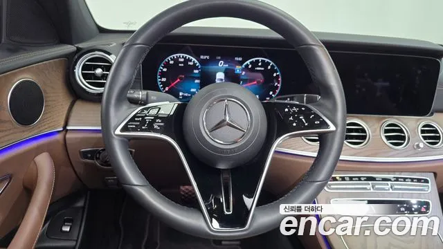 Mercedes-Benz E-Class — Фото автомобиля 12