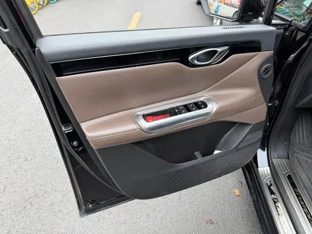 GAC Trumpchi E8 — Фото автомобиля 6