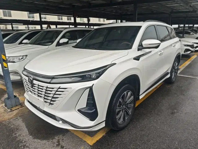 Фотография автомобиля — Changan CS75 Plus