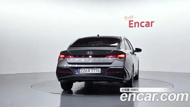 Hyundai Avante CN7 — Фото автомобиля 4