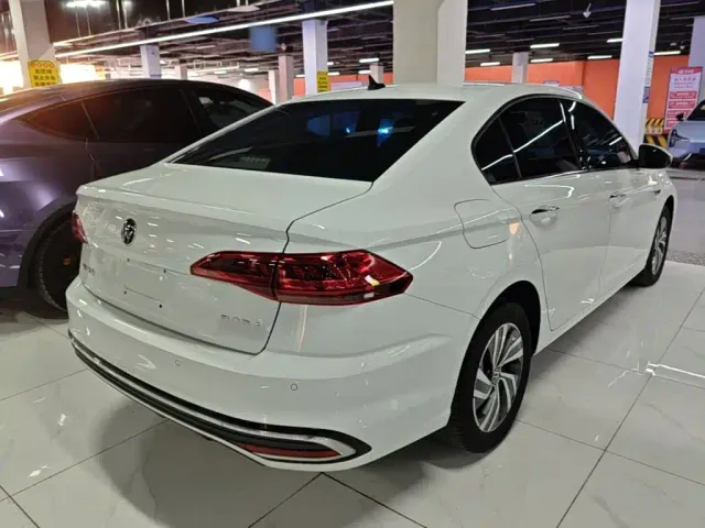 Volkswagen Bora — Фото автомобиля 6