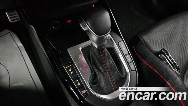 Kia K3 Новый K3 2 поколение 1.6 Turbo GT 5 дверей — Фото автомобиля 9
