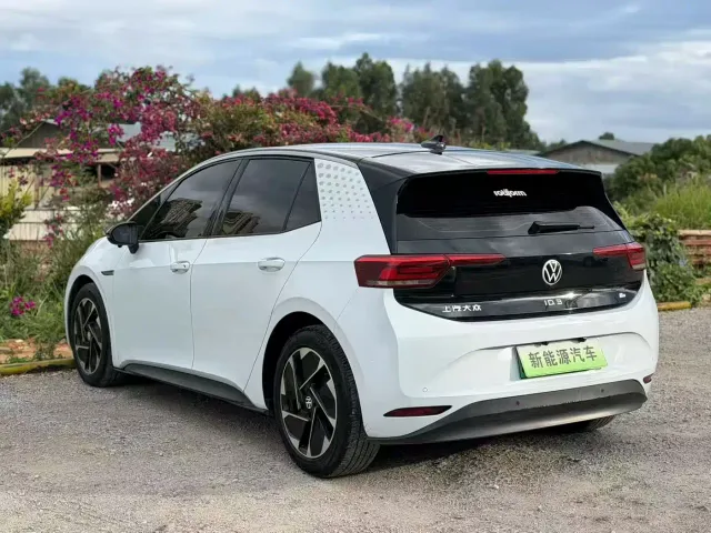 Volkswagen ID.3 — Фото автомобиля 9