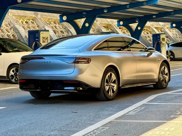 Luxeed S7 — Фото автомобиля 4