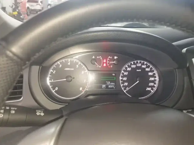 Nissan Tiida — Фото автомобиля 11