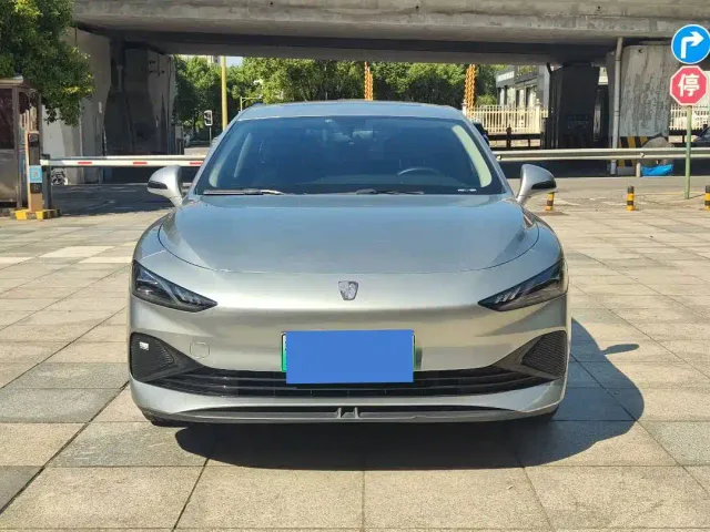 Roewe D7 — Фото автомобиля 2